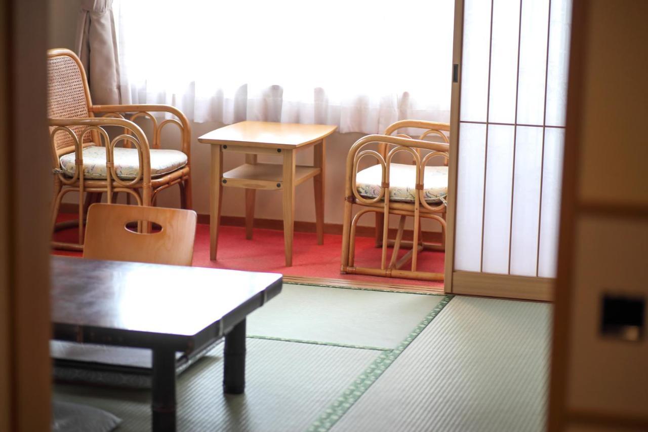 Tsukasaya Ryokan Tsuruoka Buitenkant foto