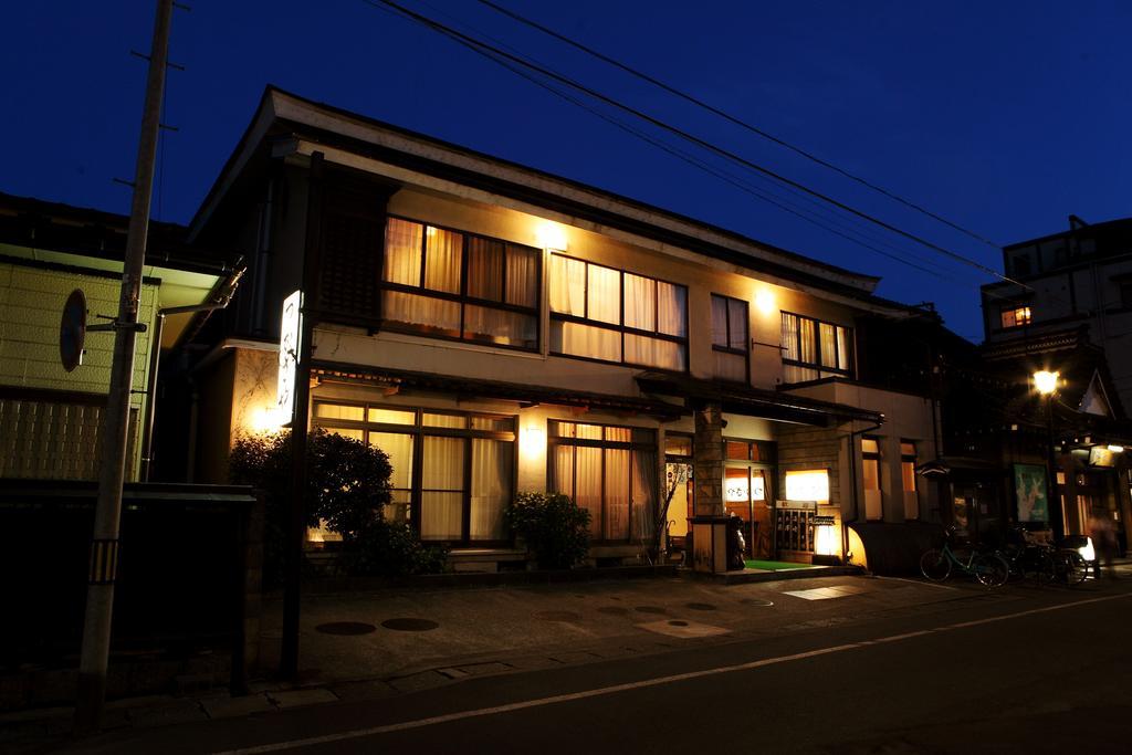 Tsukasaya Ryokan Tsuruoka Buitenkant foto