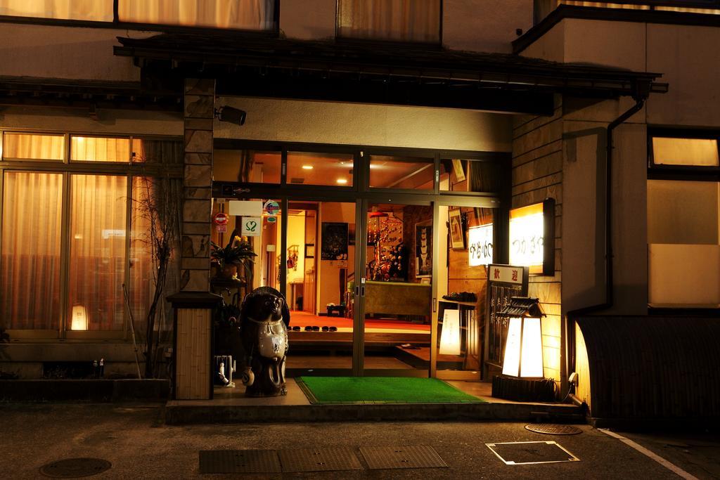 Tsukasaya Ryokan Tsuruoka Buitenkant foto